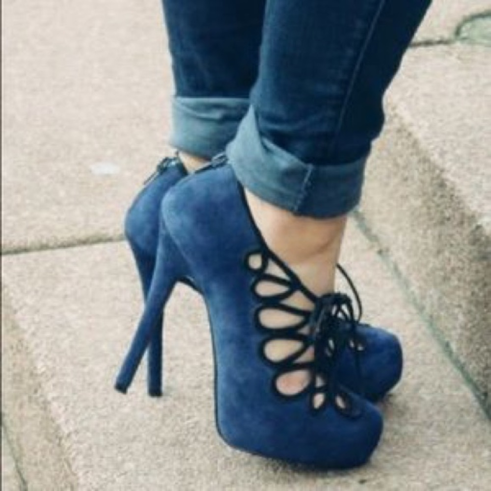 NWT - Shoemint Lorena Platform Cut-Out Heel